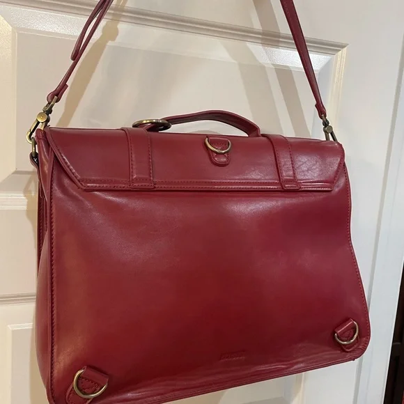 Sophisticated Red Leather Laptop - Picture 3 of 6